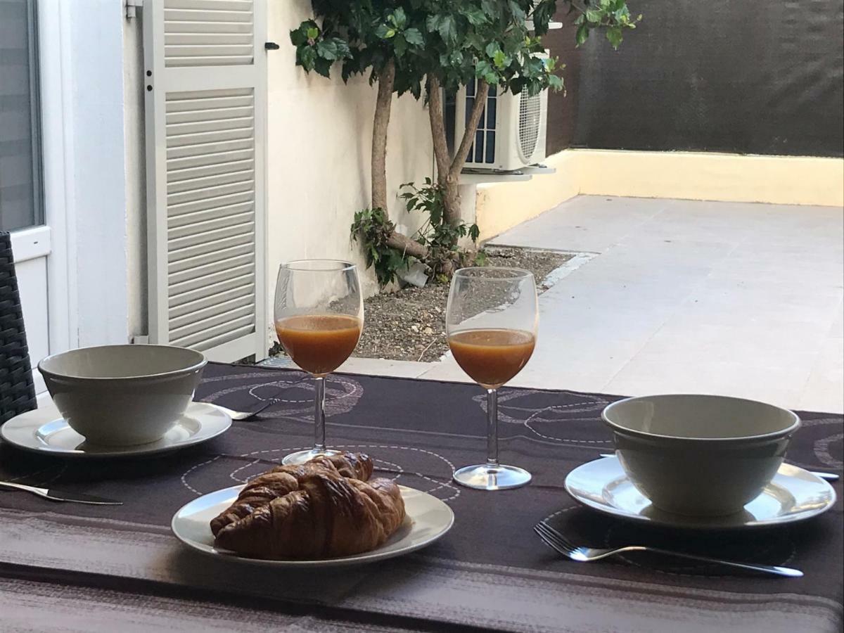 Apartamento Sleep In Antibes City Center Exterior foto