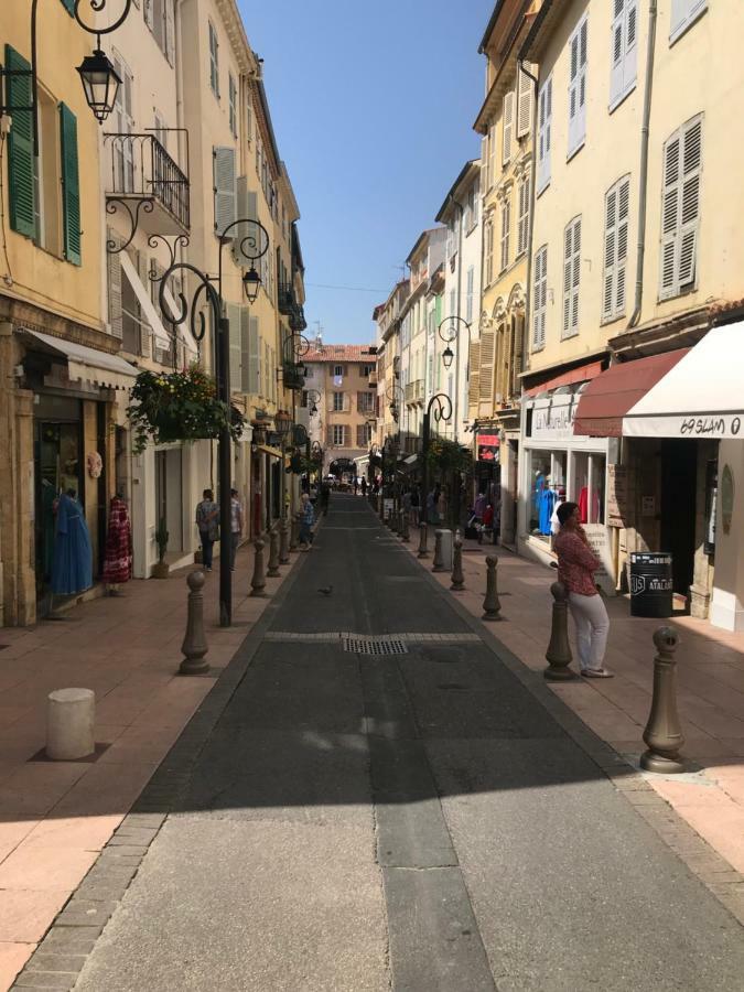 Apartamento Sleep In Antibes City Center Exterior foto